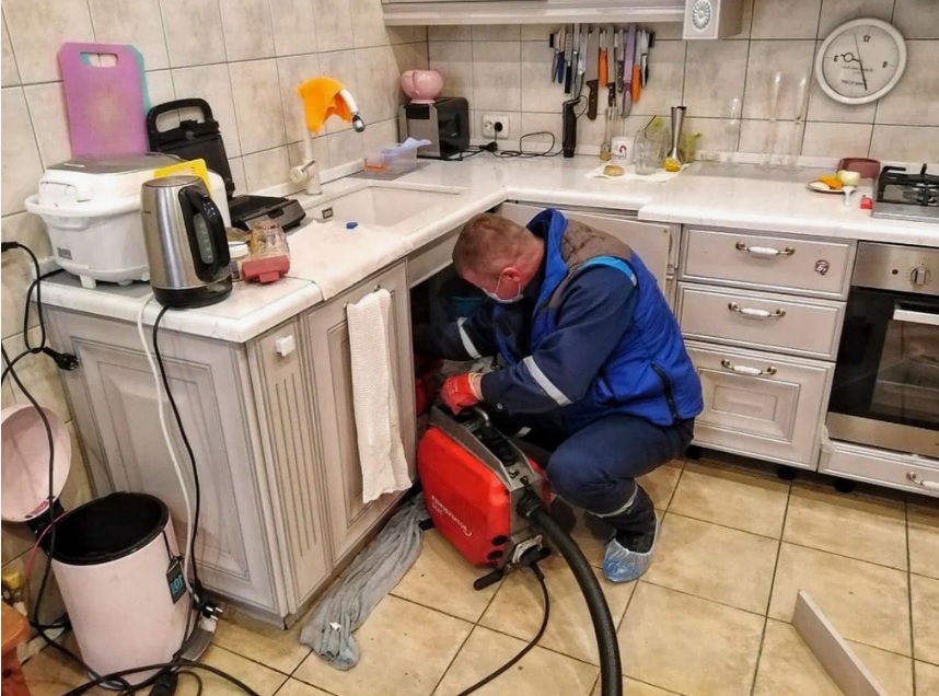 Şekerpinar'da Tuvaletm Tıkandı